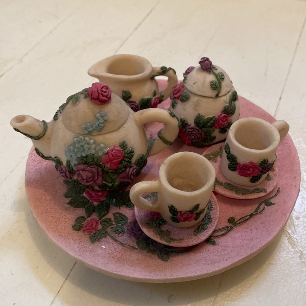 Rosebuds! Mini Tea Set